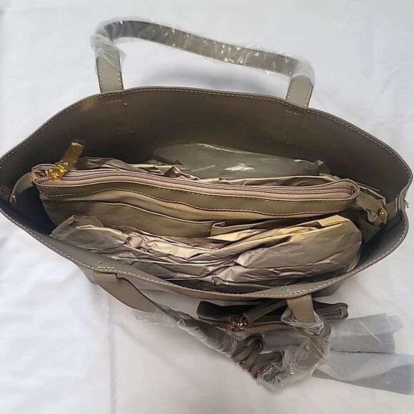 NWT, Joy & Iman Handbag w/ 2pc Set - Picture 5 of 7